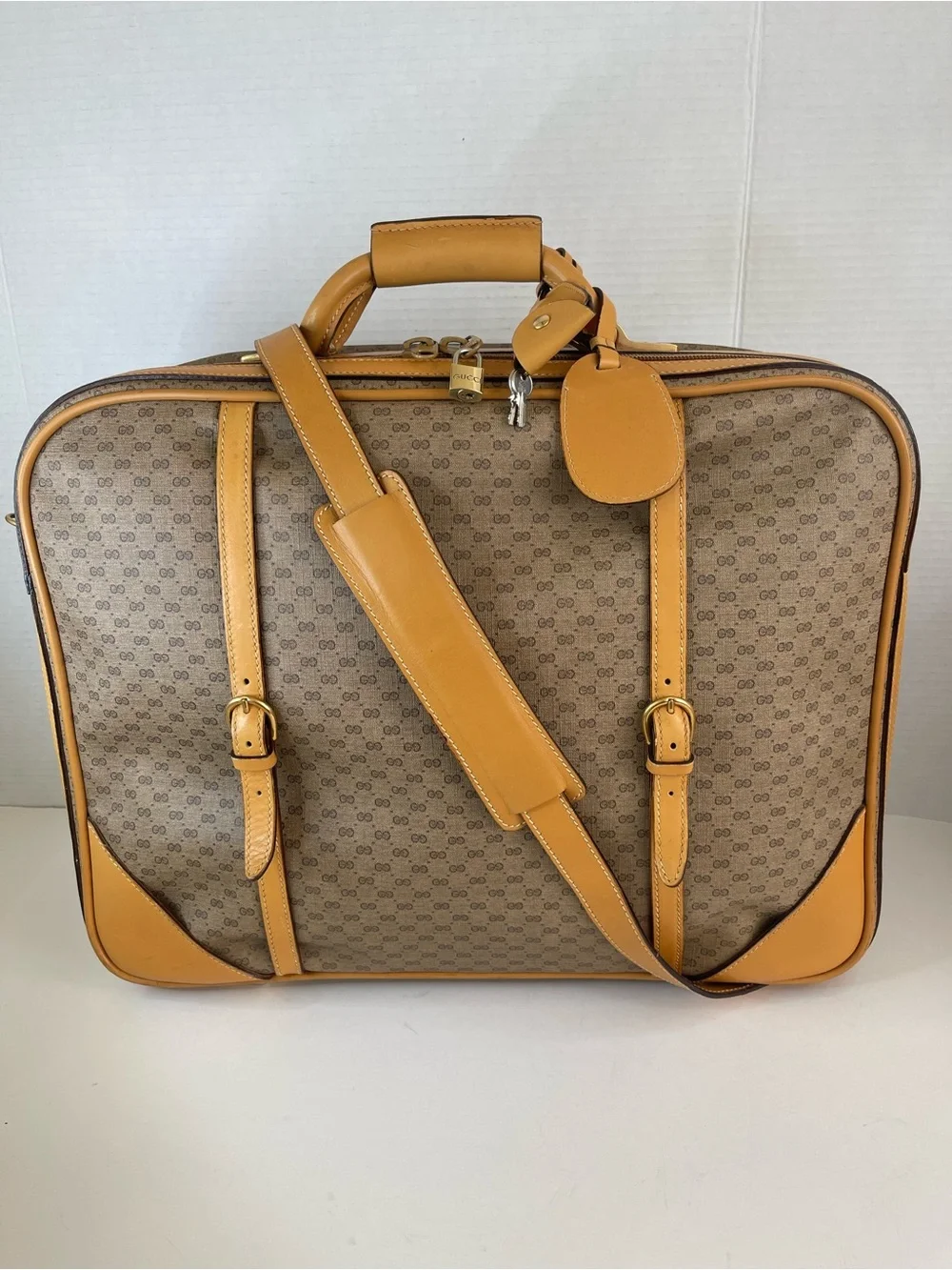 Gucci GG Supreme suitcase